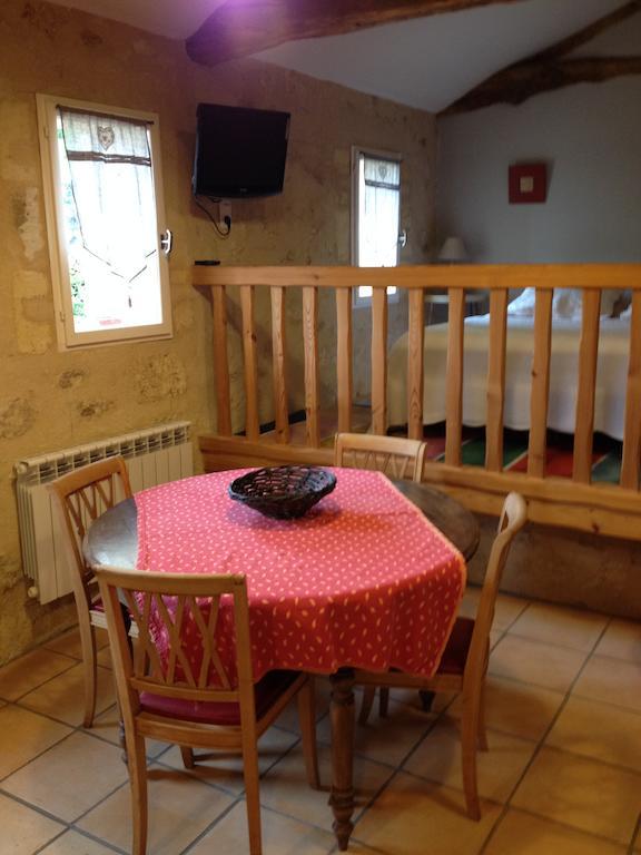 Chateau Nardou Saint-Sulpice-et-Cameyrac Room photo